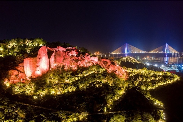 公園景觀照明應達到整體協(xié)調(diào)融洽