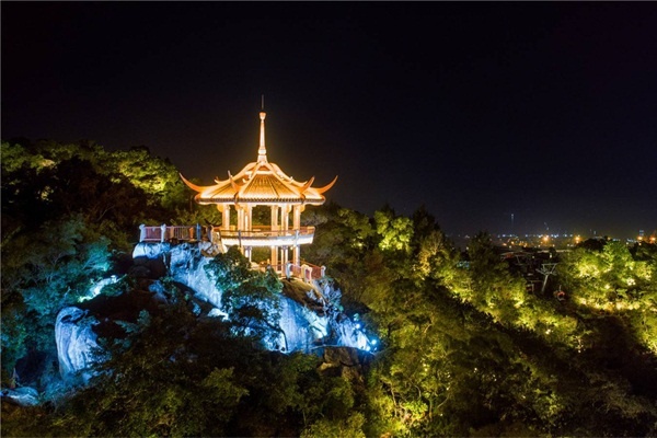 公園景觀照明應達到整體協(xié)調(diào)融洽